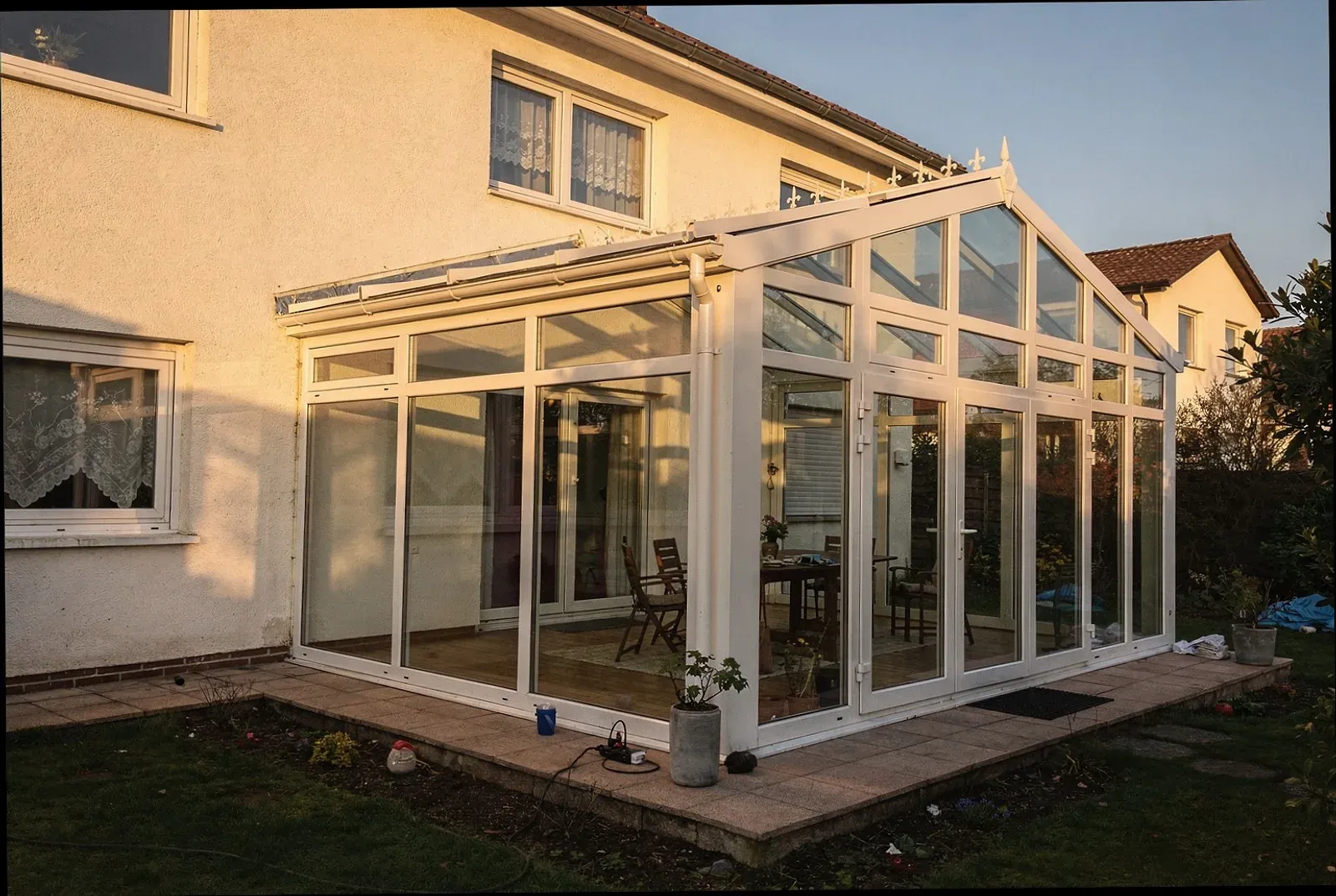 Alu-Wintergarten als Anbau an ein Wohnhaus in Augsburg